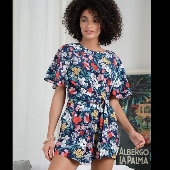 Molly Bracken Pants - Molly Bracken Floral Printed Romper EUC Medium